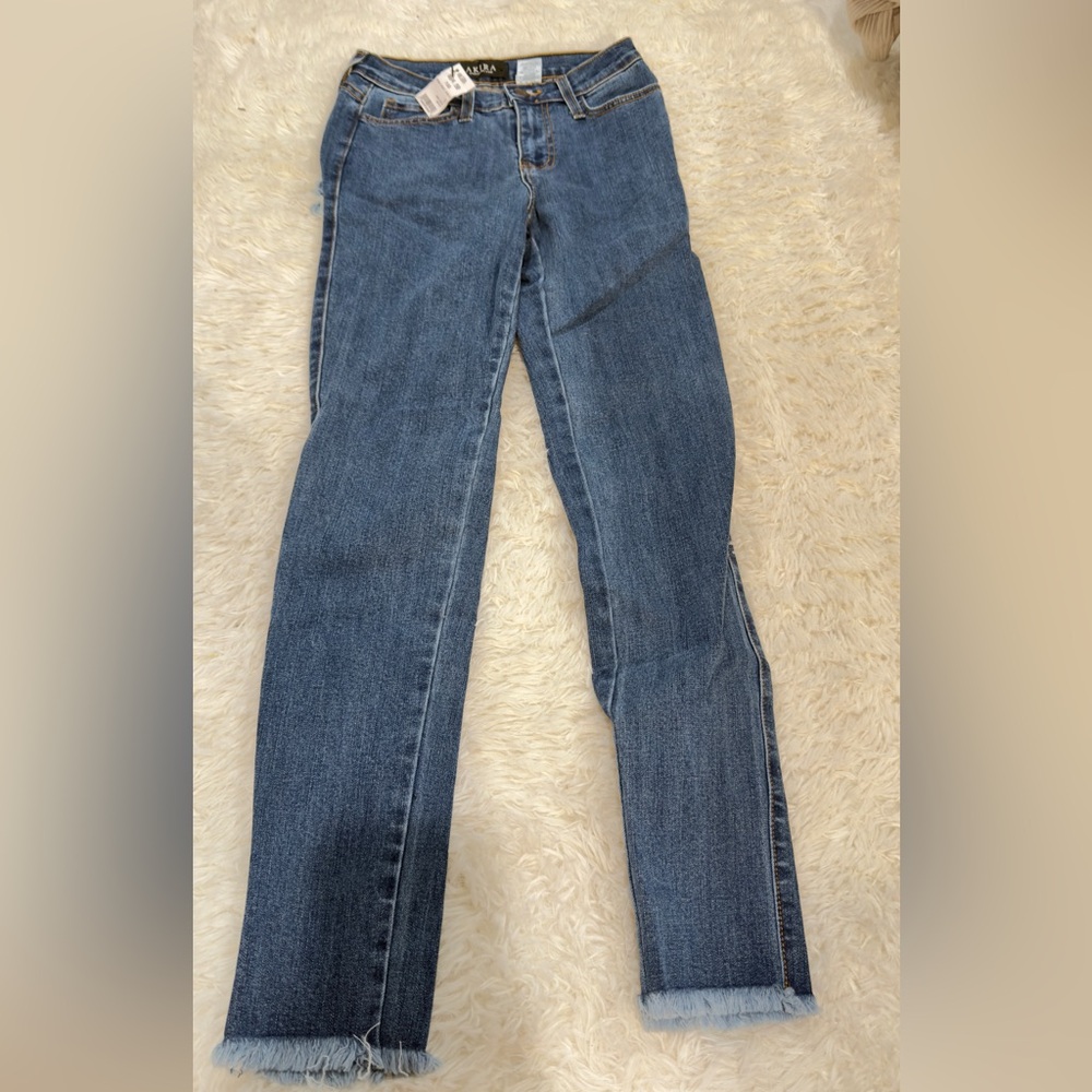 AKIRA Light Blue Frayed Hem Cropped Jeans